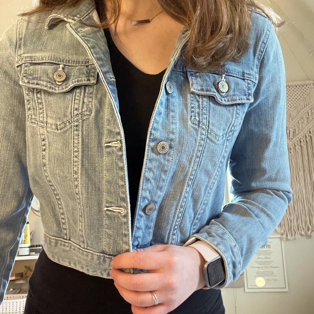 Cropped denim jacket